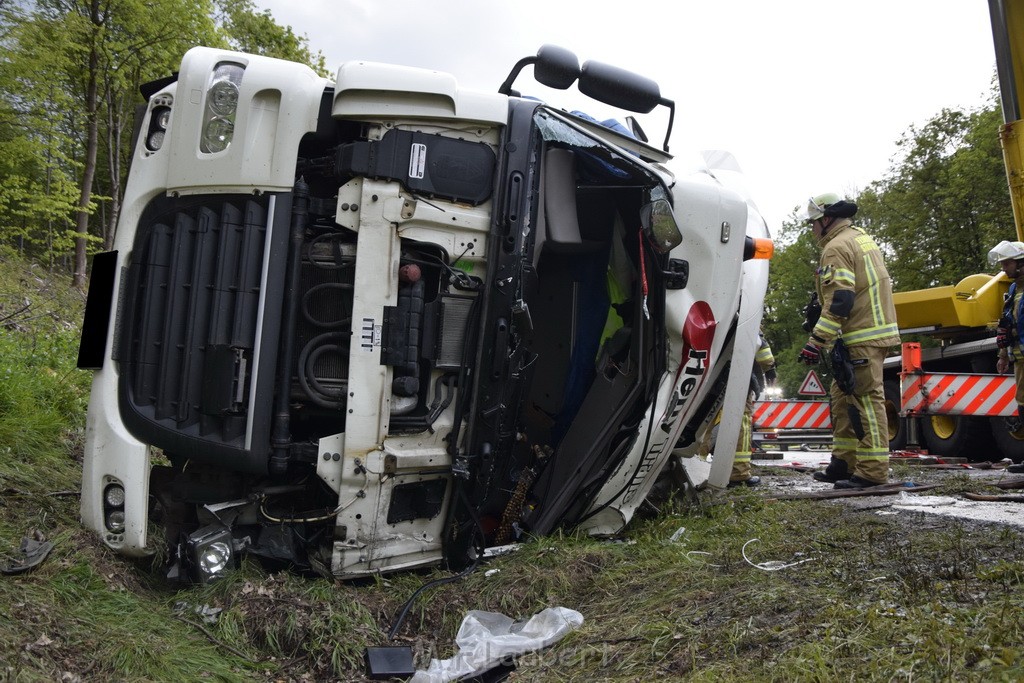 VU Gefahrgut LKW umgestuerzt A 4 Rich Koeln Hoehe AS Gummersbach P367.JPG - Miklos Laubert